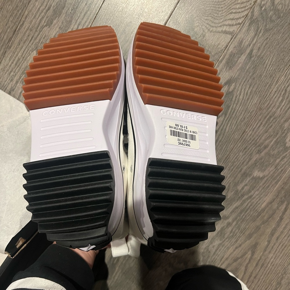 Converse Run Star Hike Platform High Top
Women's 116799C - Picture 11 of 11